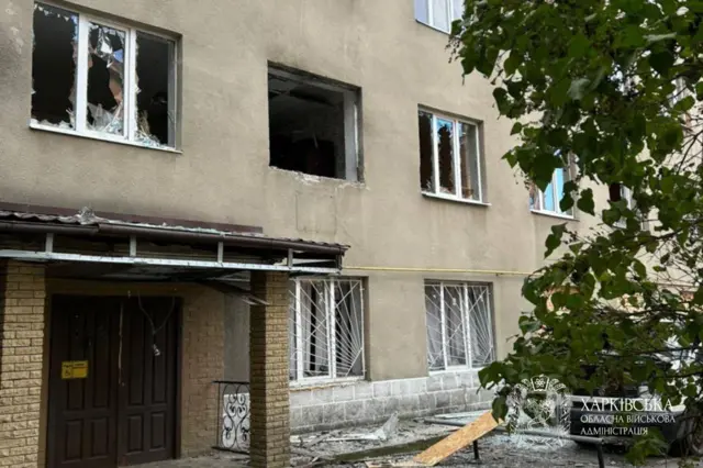 В результате атаки повреждения получило здание общежития