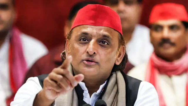 अखिलेश यादव