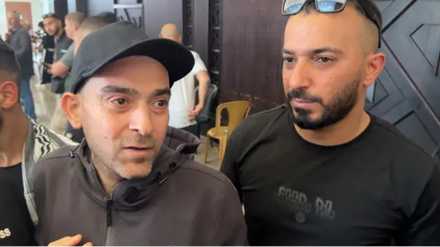 السجين المحرر سامي الفتيلة خلال استقباله في قصر رام الله الثقافي.