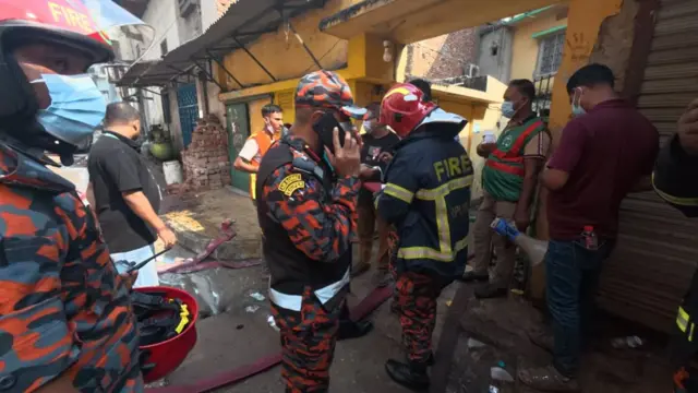 মিরপুরে গার্মেন্টসে আগুনে নিহত ১৬ জন