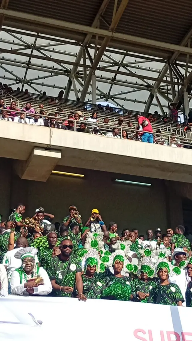 Fans for staidum