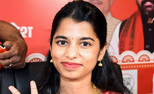 मैथिली ठाकुर