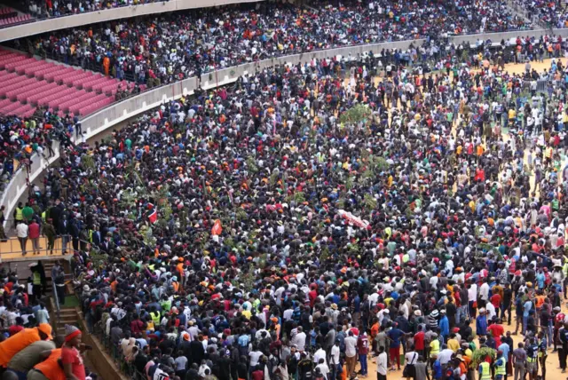 Watu walivyojaa uwanja wa Kasarani