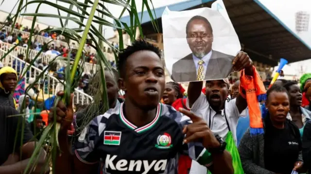 E buru ozu ya ga n'ụlọomeiwu ndị Kenya ka ndị nnọchiteanya nwe ohere lee ozu ya anya n’ụbọchị Fraịde.