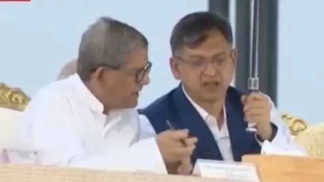 জুলাই সন্দ স্বাক্ষর অনুষ্ঠানে বিএনপির মহাসচিব মির্জা ফখরুল ইসলাম আলমগীর, স্থায়ী কমিটির সদস্য সালাউদ্দিন আহমদ