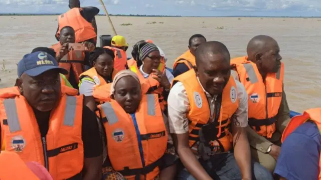 Gọvanọ Ododo nyere ndị na-eji ụgbọmmiri eme njem ndụmọdụ ka ha gbalịa iyi uwe mgbochi nke bekee na-akpọ ‘life jacket’ ma kwụsị ịtinye oke ibu na ụgbọmmiri ma ha na-eme njem