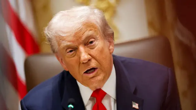 डोनाल्ड ट्रंप