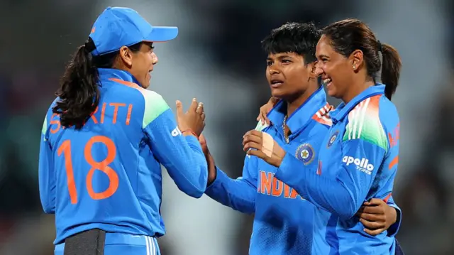 महिला क्रिकेट