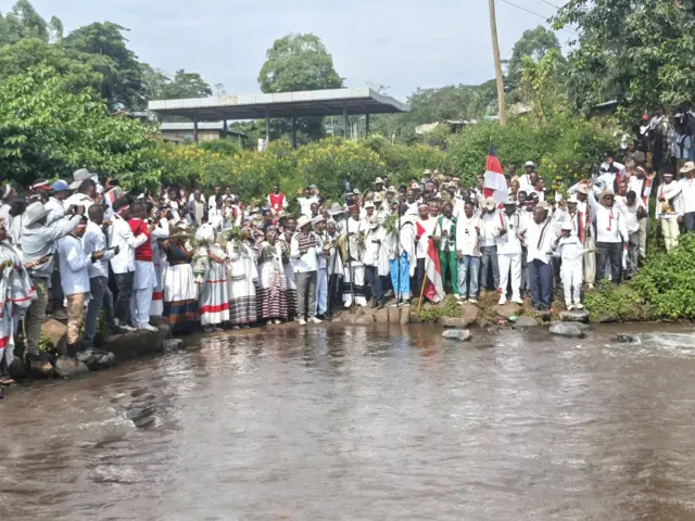 Godina saba Majaang ummata magaalaa Meexxii irreeffachaa jiran
