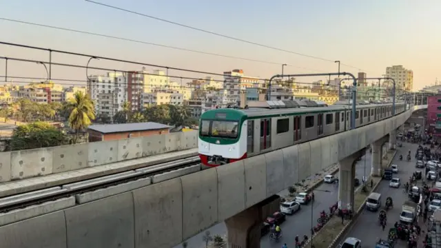 কয়েক ঘণ্টা বন্ধ থাকার পর উত্তরা থেকে আগারগাঁও পর্যন্ত মেট্রোরেল সেবা চালু হয়েছে