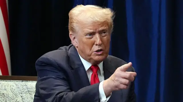 डोनाल्ड ट्रंप