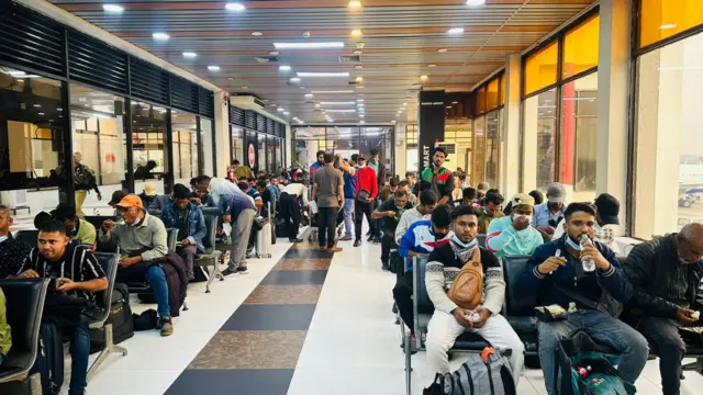লিবিয়া থেকে ১৭৪ জন বাংলাদেশিকে দেশে ফিরিয়ে আনা হয়েছে