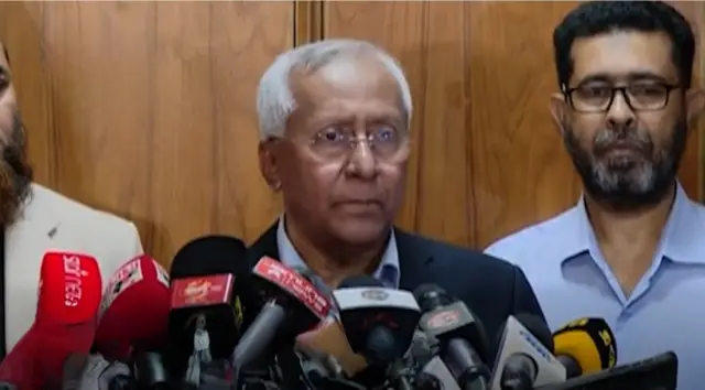 নির্বাচন কমিশনের সিনিয়র সচিব আখতার আহমেদ।