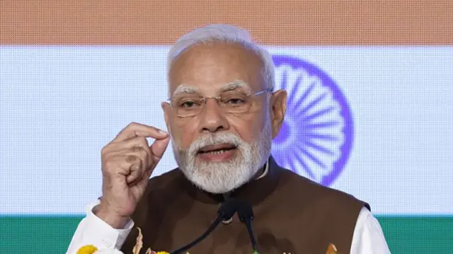 नरेंद्र मोदी