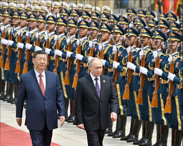 Pirezidaantii Chaayinaa Shii Jiin Piingii fi kan Raashiyaa V. Putin