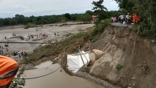 দার্জিলিংয়ে বড় ধরনের ভূমিধ্বস অন্তত ১৭ জন নিহত হয়েছে