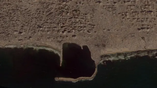 نمایی از حجم تخریب در بندر شهر غزه در تابستان ۲۰۲۵