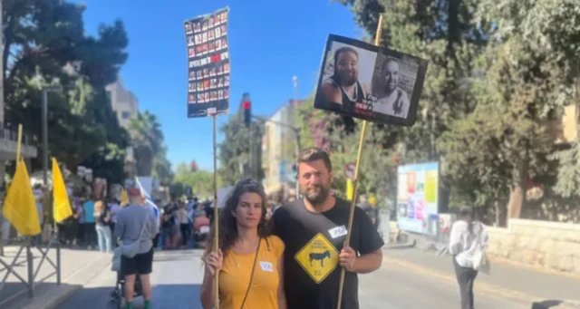 إسرائيليون يتظاهرون في القدس للمطالبة بإعادة الرهائن
