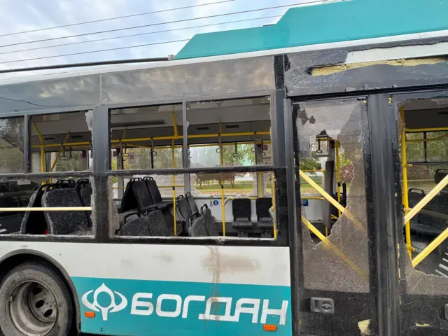 Мэр Сум Артем Кобзарь опубликовал фото попавшего под удар троллейбуса