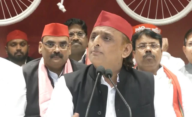 अख़िलेश यादव