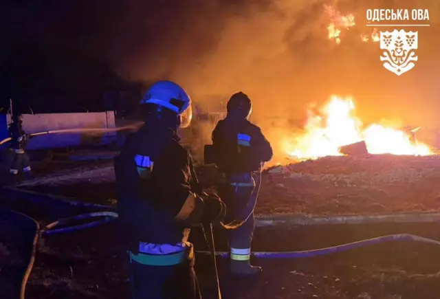 Пожар после атаки дронов в Одесской области