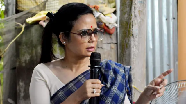 टीएमसी सांसद महुआ मोइत्रा
