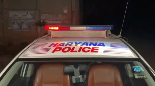 তল্লাশি অভিযান চালাচ্ছে পুলিশ- প্রতীকী ছবি।