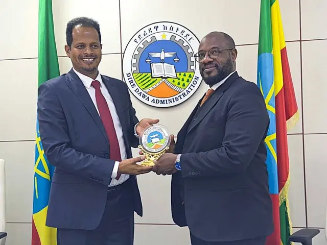 Itoophiyaatti Ambaasaaddara Ameerikaa Erviin Massinga fi kantiibaa magaalaa Dirree Dawaa Kedir Juwaar