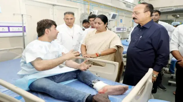 दिल्ली घायल