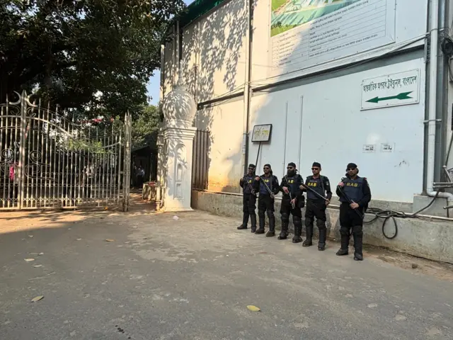 মাঠে আছে র‍্যাপিড অ্যাকশন ব্যাটালিয়নের (র‍্যাব) সদস্যরাও