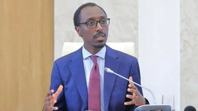 Dr. Geediyoon Ximootiwoos