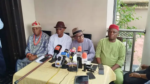 Ụfọdụ ndị ọnụ na-eru n'okwu akpọọla oku ka e kepụta Aba steeti