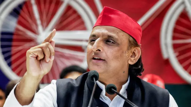 अखिलेश यादव