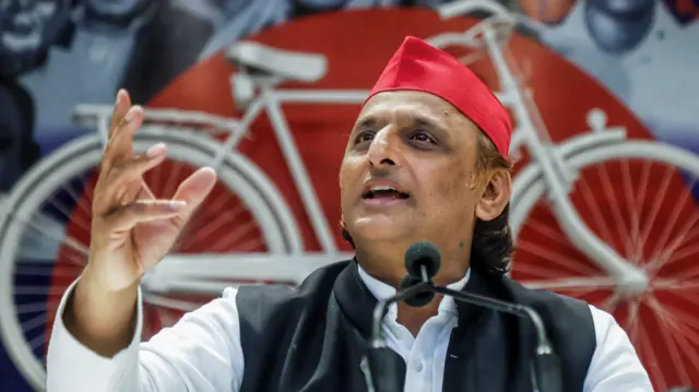 अखिलेश यादव