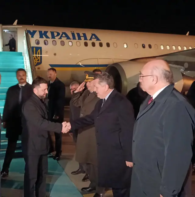 Зеленский в аэропорту Анкары