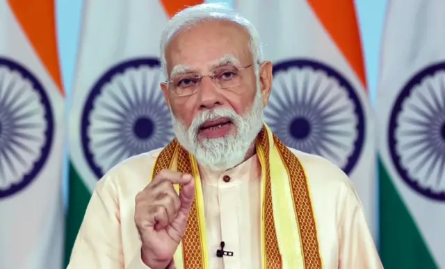 नरेंद्र मोदी