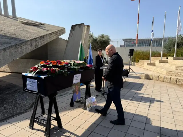 Mwili wa Mollel ukiagwa