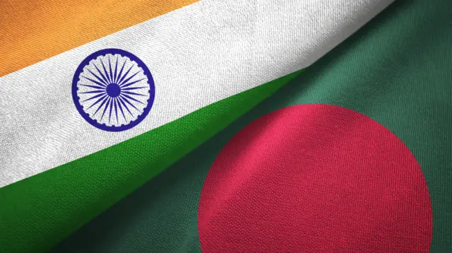বাংলাদেশ ও ভারতের পতাকা