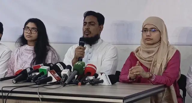 সংবাদ সম্মেলনে এনসিপির নেতারা