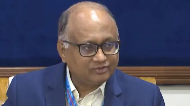 দুদক চেয়ারম্যান মোহাম্মদ আবদুল মোমেন