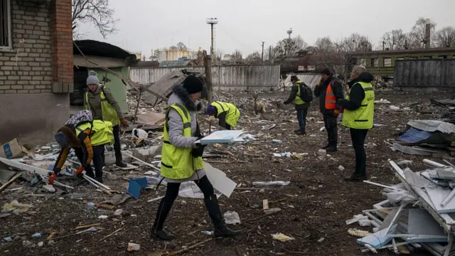 Rọshịa wakporo Sloviansk na mpaghara Donetsk, merụọ mmadụ ise ahụ gụnyere ụmụaka abụọ,