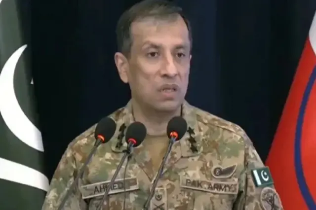 ڈی جی آئی ایس پی آر لیفٹیننٹ جنرل احمد شریف