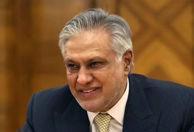 اسحاق ڈار