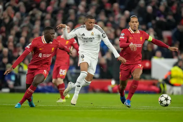 Liverpuul v Riyaal Maadirid