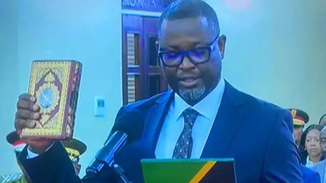 Mwanasheria mkuu wa Tanzania akila kiapo