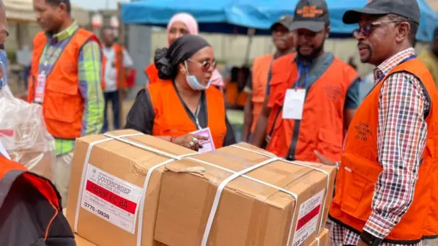 Ndị ọrụ Inec nọ n'akụkụ ụfọdụ akụrụngwa ntuliaka ahụ