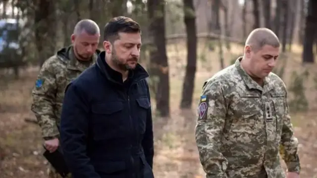 Volodymyr Zelensky wa Ukraine alitembelea wanajeshi karibu na Pokrovsk wiki hii