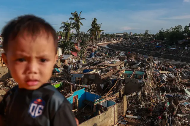 ফিলিপিন্সের সেবু প্রদেশে ধ্বংসযজ্ঞ চালিয়েছে টাইফুন কালমায়েগি