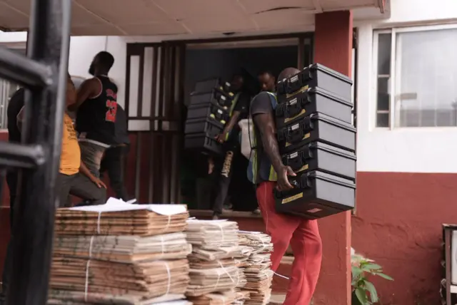 Akụrụngwa e ji eme ntuliaka