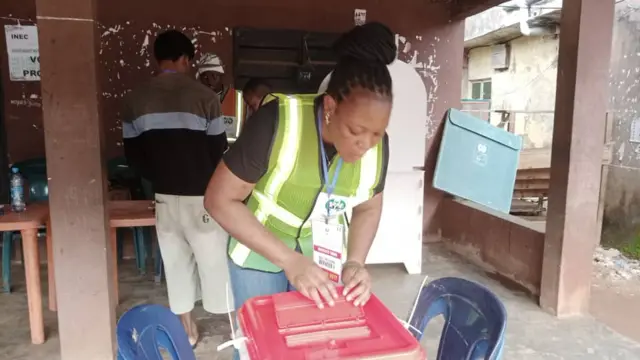 Utuh Central School, n'okpuru ọchịchị Nnewi South